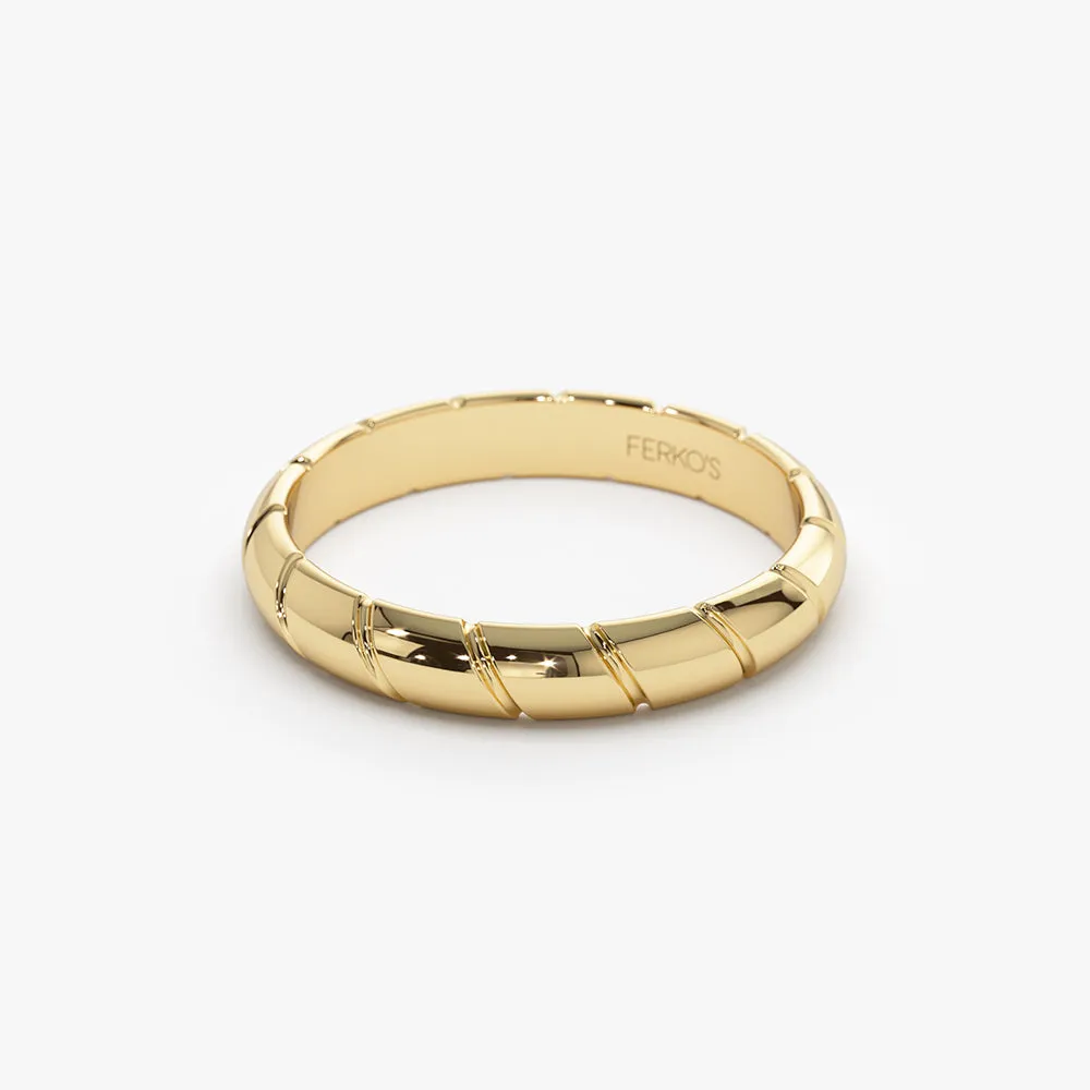 14k 3MM Unique Diagonal Cut Design Gold Ring