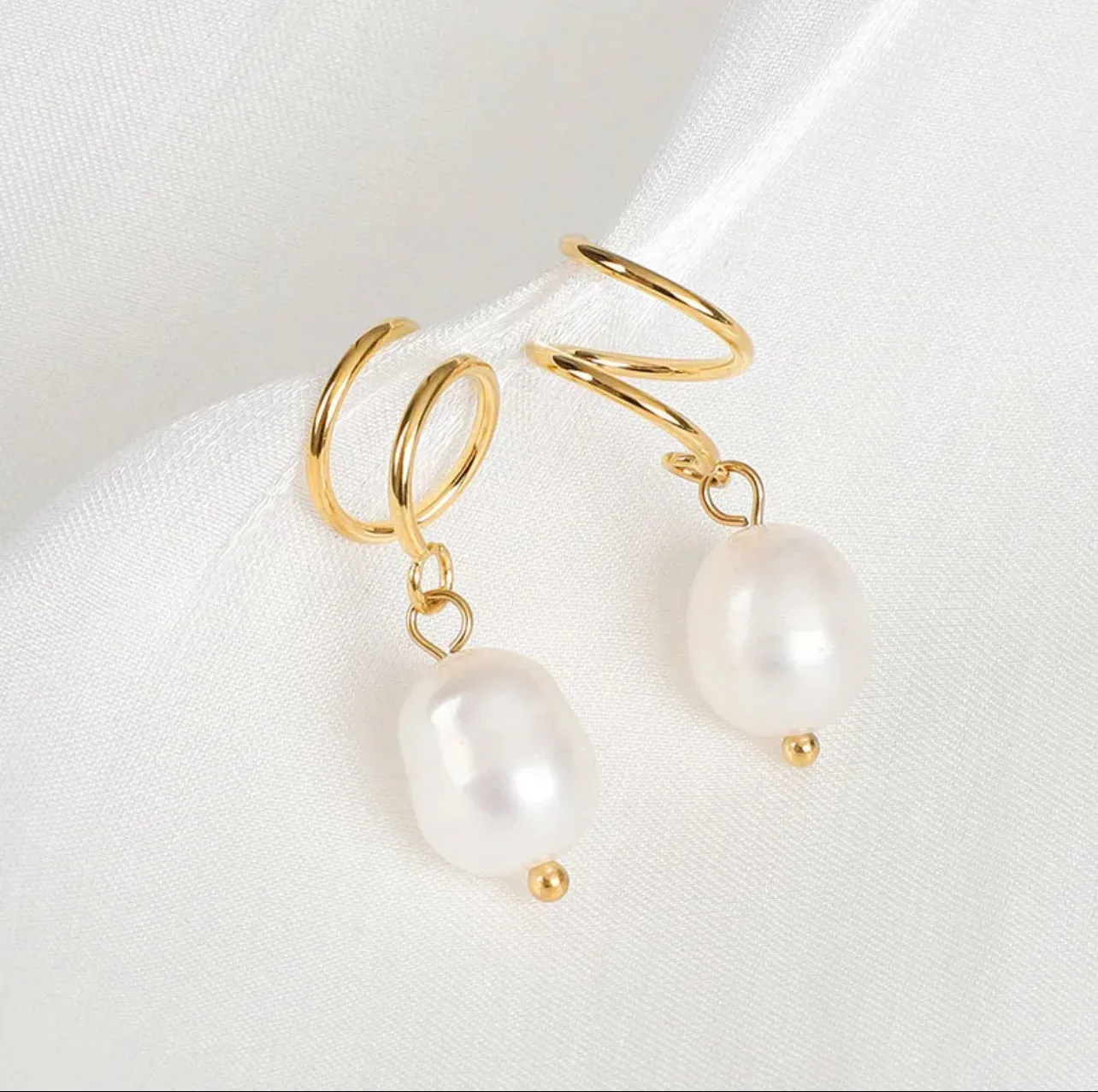 Mini Pearl Tiny Twist Hoops