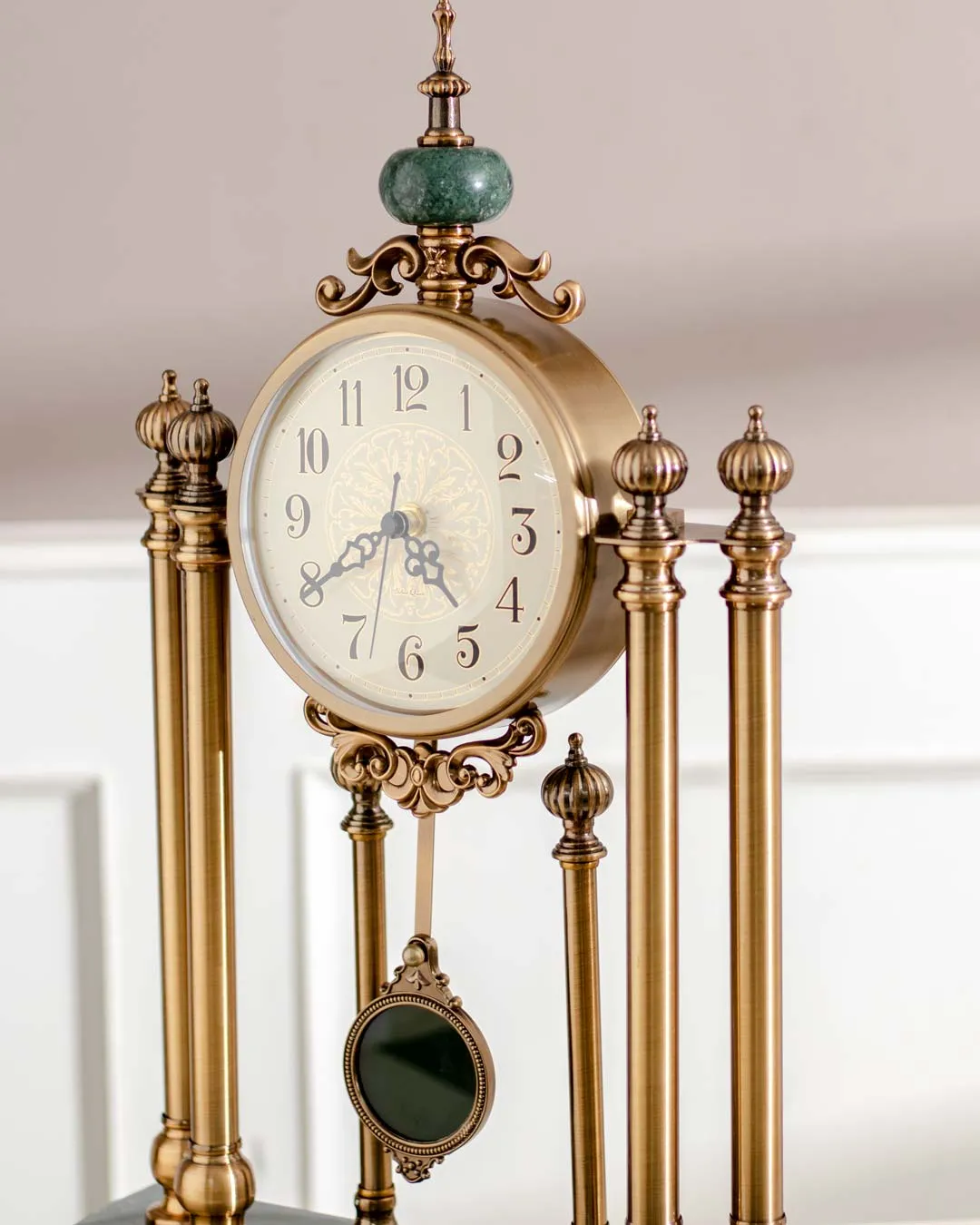 'Villa Vista' Vintage Mantle Clock with Pendulum